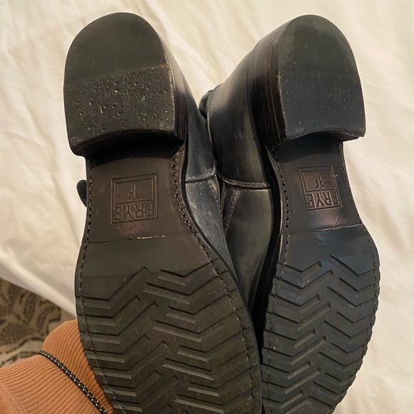 Frye Veronica boots. Size 8. Like new! - Picture 4 of 9